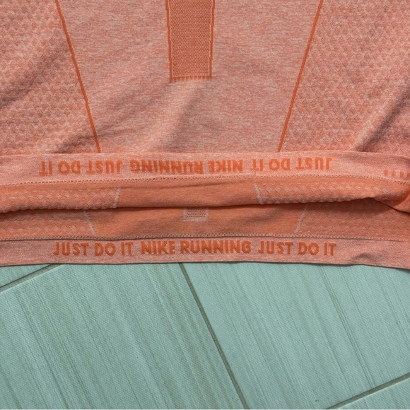 Nike orange seamless top size: Large - Picture 2 of 4